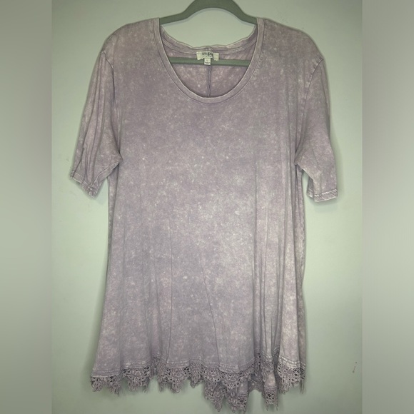 Umgee Tops - Umgee Light Purple Acid Wash Lace Trim Short Sleeve Top Size L